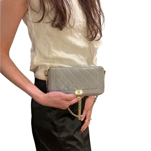 Chanel Gray Quilted Leather Wallet with Gold Clasp - Picture 9 of 10